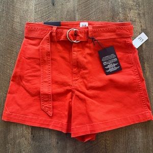 Gap size 4 high rise short